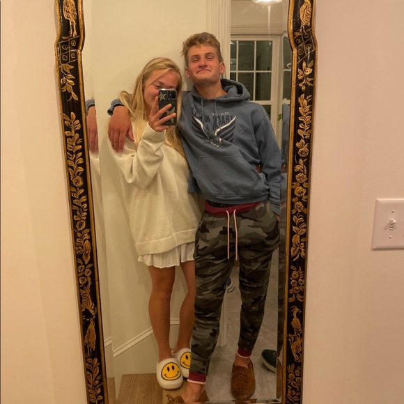 Meet your Posher, Elaina - Picture 2 of 5